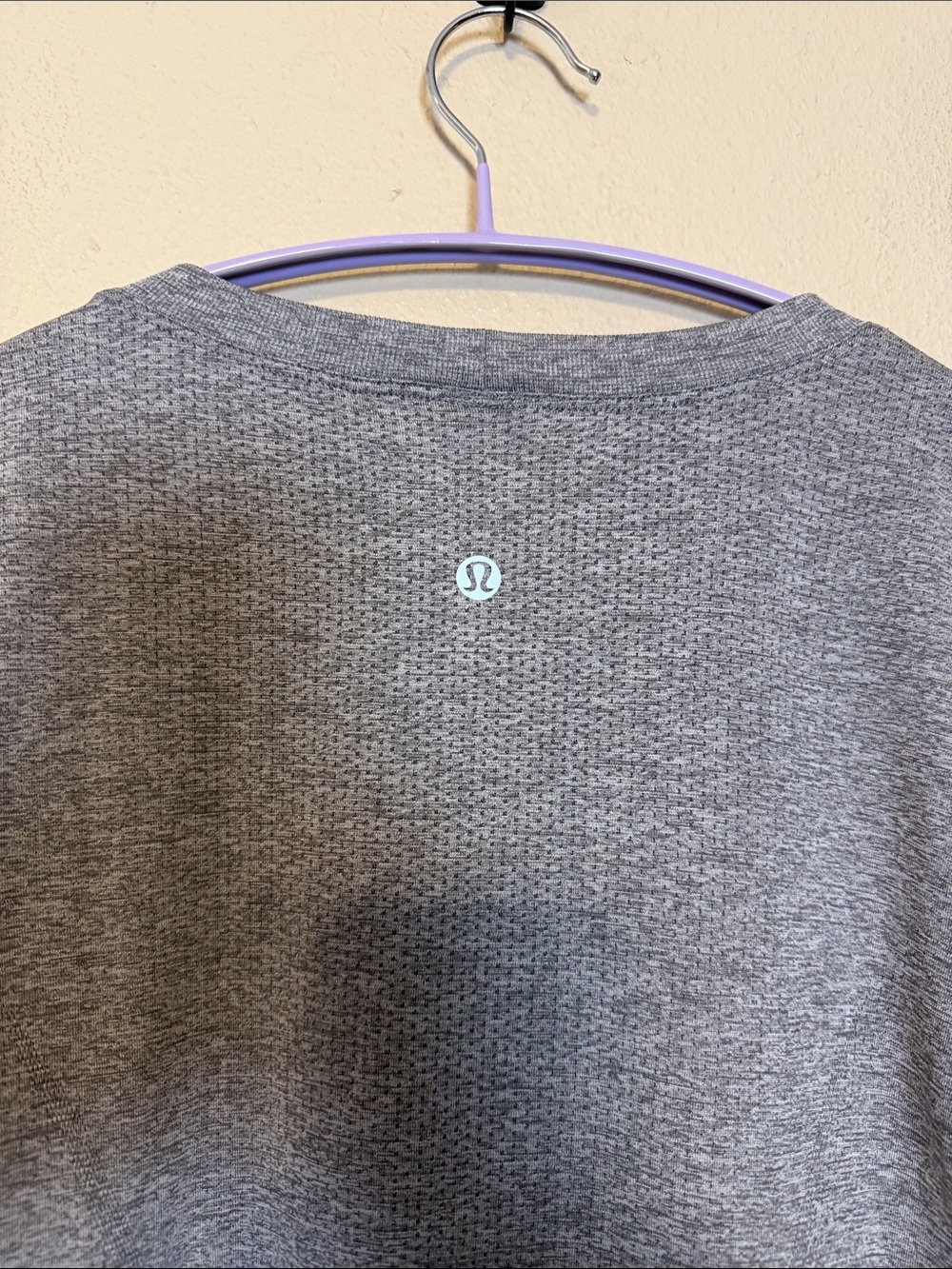 Lululemon grey short sleeve swiftly tech Shirt Size 6 - Picture 4 of 6